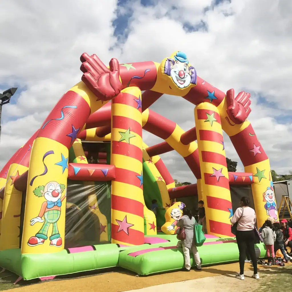 Bouncy Castle - 10 Mins